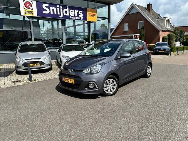 Grijs Gebruikt 2016 Hyundai i10 Comfort Hatchback | € 7.650 (Eerlijke prijs) - Afbeelding 1/4