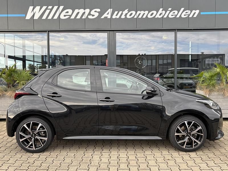 Occasion Toyota Yaris Hybrid Active 2023 Zwart Hatchback