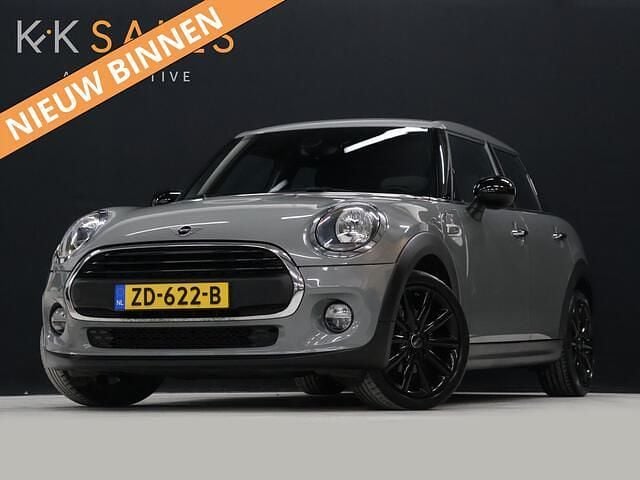 Grijs (metallic) Gebruikt 2019 Mini ONE Salt Hatchback | € 11.940 (Goede deal) - Afbeelding 1/4