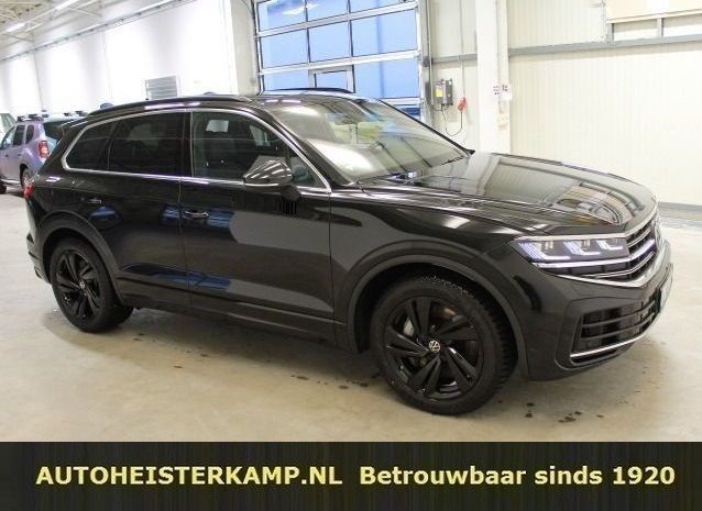 Zwart Gebruikt 2023 VW Touareg Elegance SUV | € 89.950 (Eerlijke prijs) - Afbeelding 1/4