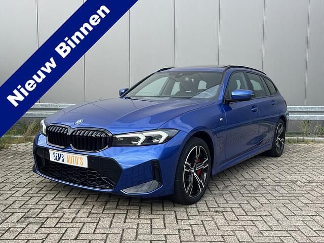 Blauw Gebruikt 2025 BMW 330 M Sport Stationwagen | € 49.950 (Eerlijke prijs) - Afbeelding 1/4