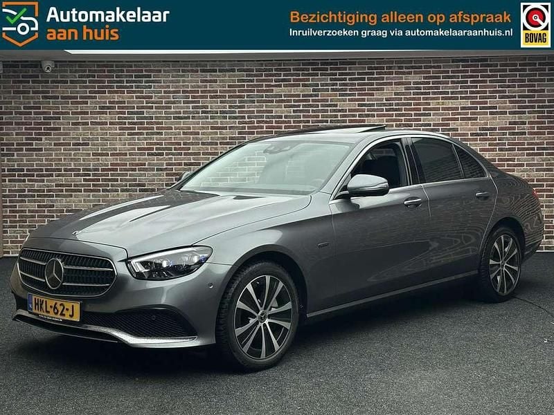 Grijs Occasion 2020 Mercedes E300 Luxury Sedan | € 41.495 (Goede deal) - Afbeelding 1/4