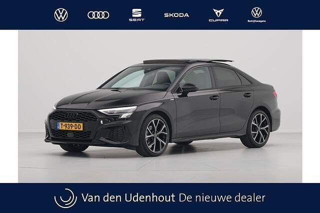Zwart Gebruikt 2023 Audi A3 S-Line Sedan | € 32.040 (Eerlijke prijs) - Afbeelding 1/4