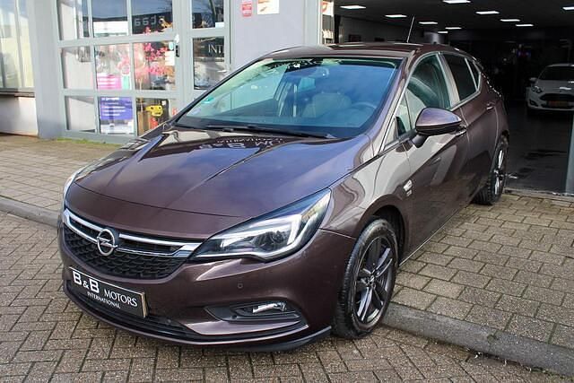 Occasion Opel Astra Edition 105 PK (77 kW) 2019 Bruin Hatchback