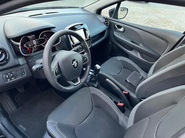 Occasion Renault Clio GrandTour Zen 90 PK (66 kW) 2017 Zwart Stationwagen