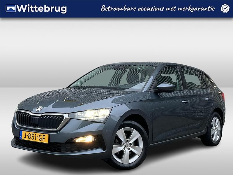 Grijs Occasion 2020 Skoda Scala Ambition Hatchback | € 15.950 (Eerlijke prijs) - Afbeelding 1/2