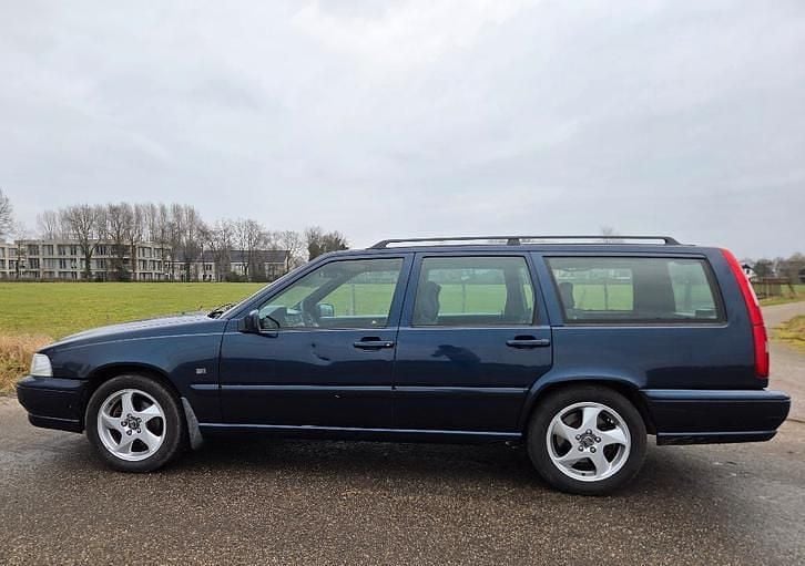 Occasion 1997 Volvo V70 Stationwagen | € 950 (Super prijs) - Afbeelding 1/4