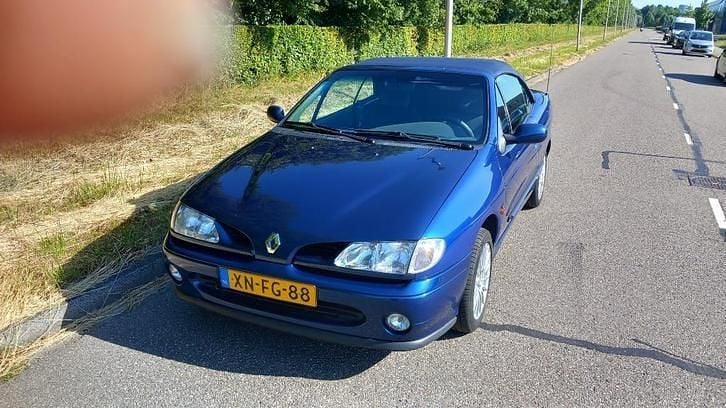 Gebruikt 1999 Renault Mégane Cabriolet | € 1.850 - Afbeelding 1/4