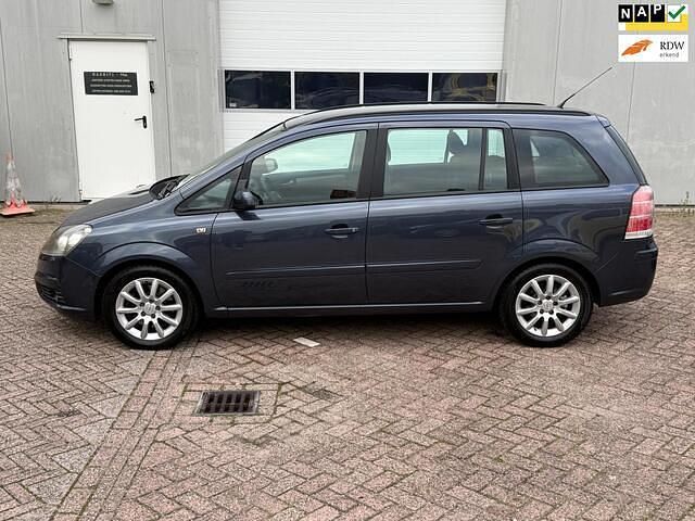 Grijs Gebruikt 2007 Opel Zafira MPV | € 2.450 (Iets duurder) - Afbeelding 1/4