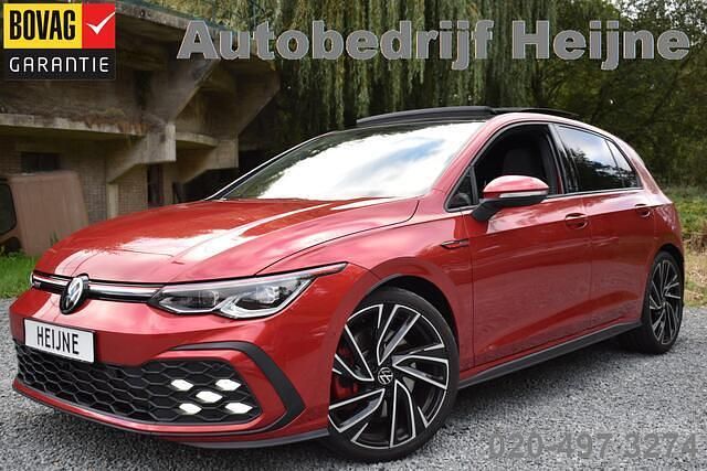 Rood Gebruikt 2022 VW Golf VIII Sport Hatchback | € 34.445 (Eerlijke prijs) - Afbeelding 1/4