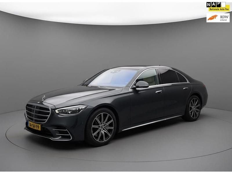 Grijs Occasion 2021 Mercedes S450 AMG line Sedan | € 79.950 (Duur) - Afbeelding 1/4