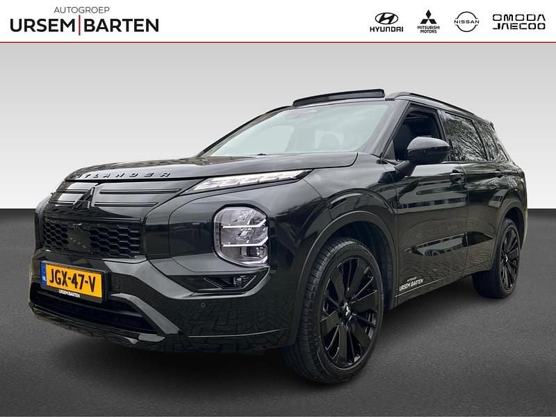 Black diamond m (donker zwart parelmoer) Gebruikt 2025 Mitsubishi Outlander P-HEV Instyle SUV | € 60.930 - Afbeelding 1/4