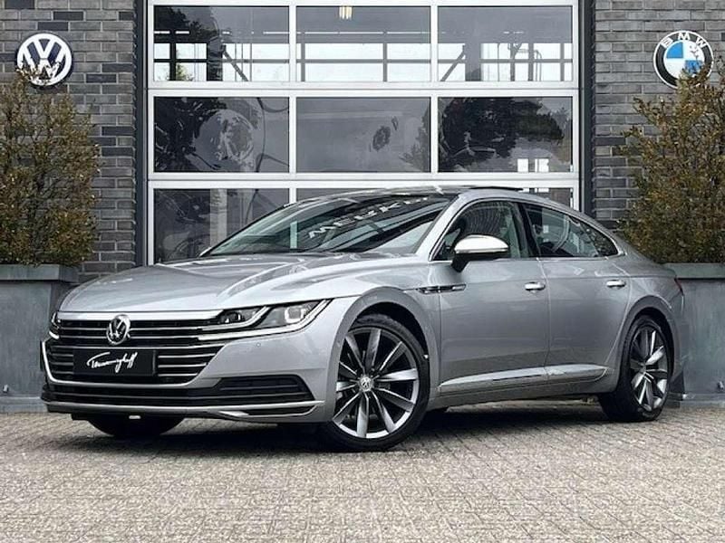 Grijs Gebruikt 2018 VW Arteon Elegance Hatchback | € 21.450 (Eerlijke prijs) - Afbeelding 1/4