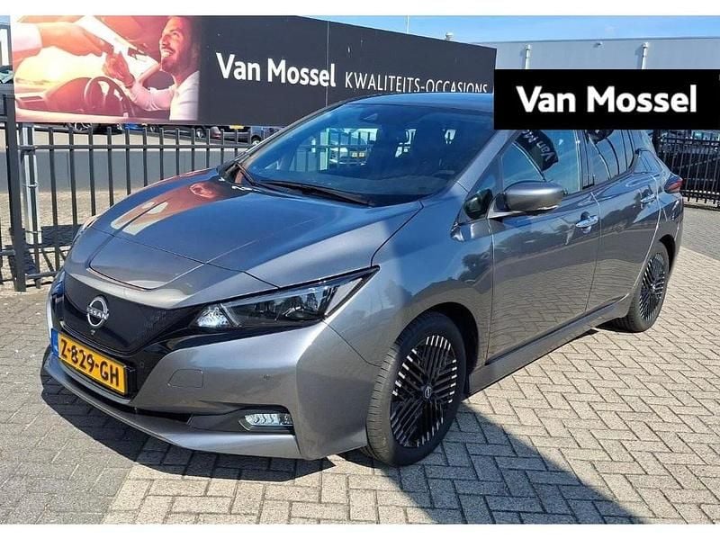 Grijs Gebruikt 2024 Nissan Leaf N-Connecta Hatchback | € 18.895 (Eerlijke prijs) - Afbeelding 1/1