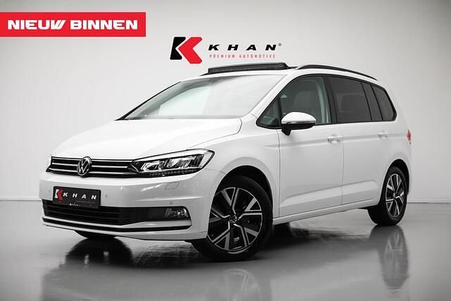 Wit Occasion 2023 VW Touran Highline MPV | € 35.950 (Iets duurder) - Afbeelding 1/4
