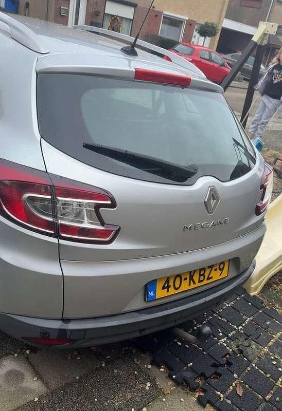 Occasion Renault Mégane GrandTour Dynamique 131 PK (96 kW) 2009 Zilver Stationwagen