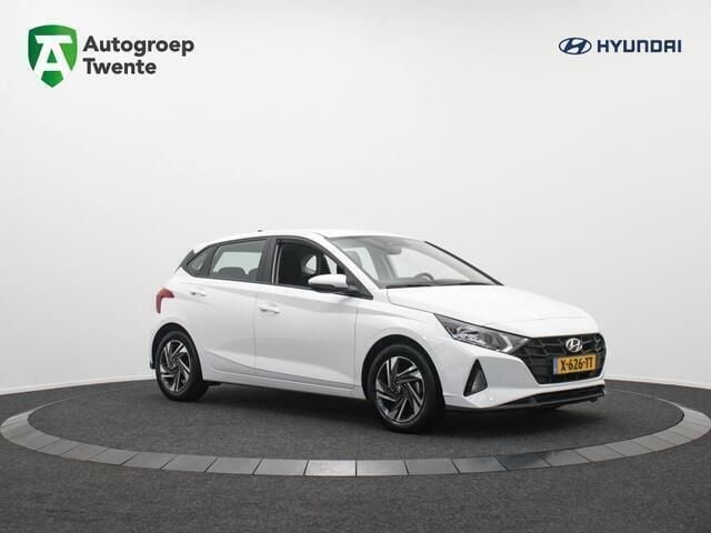 Wit Gebruikt 2024 Hyundai i20 Comfort Hatchback | € 19.950 (Eerlijke prijs) - Afbeelding 1/4