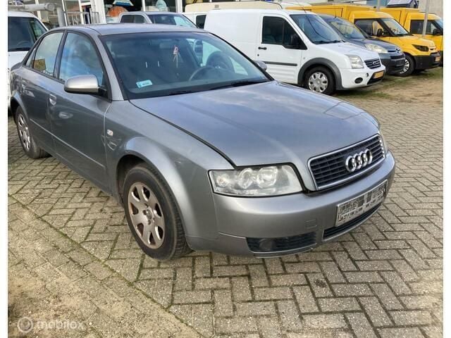 Zilver Gebruikt 2001 Audi A4 Sedan | € 599 - Afbeelding 1/4