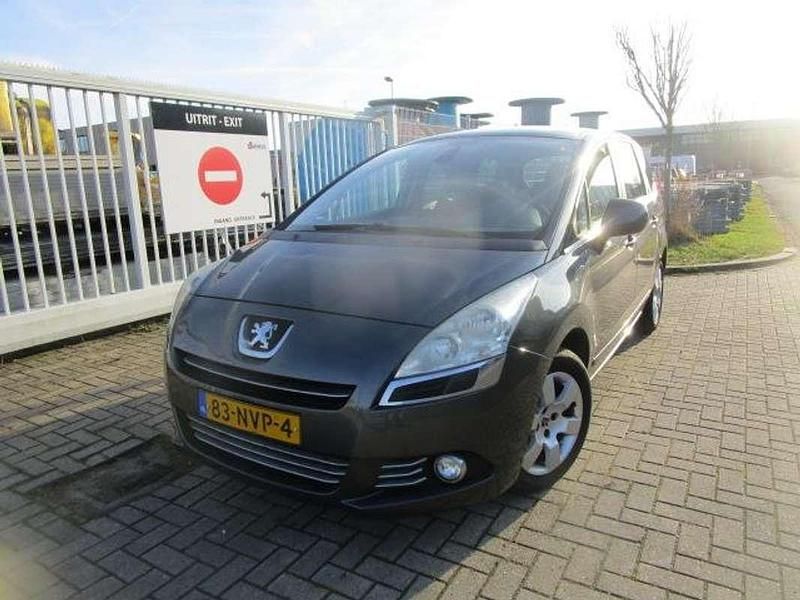 Grijs Gebruikt 2011 Peugeot 5008 MPV | € 1.650 (Super prijs) - Afbeelding 1/4