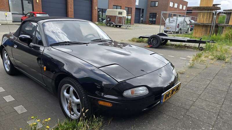 Zwart Gebruikt 1995 Mazda MX5 Cabriolet | € 6.445 - Afbeelding 1/4