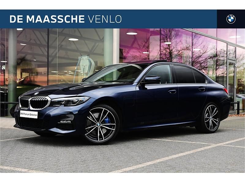 Blauw Occasion 2021 BMW 320e Executive Sedan | € 35.450 - Afbeelding 1/4