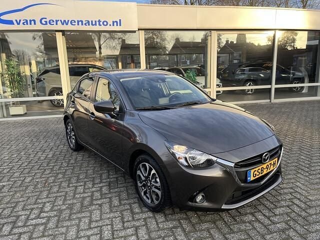 Grijs Gebruikt 2017 Mazda 2 Hatchback | € 12.755 (Eerlijke prijs) - Afbeelding 1/4