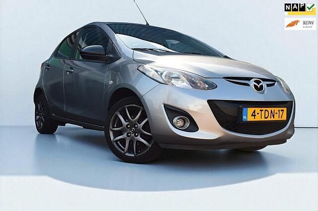 Grijs Gebruikt 2014 Mazda 2 Hatchback | € 7.888 (Eerlijke prijs) - Afbeelding 1/4