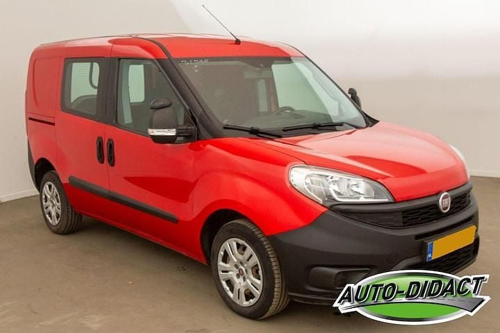 Occasion Fiat Doblò 2016 Rood MPV