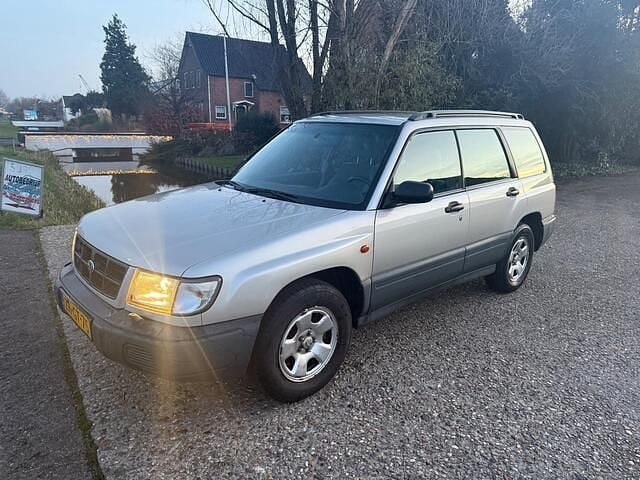 Grijs Gebruikt 1999 Subaru Forester SUV | € 2.250 (Eerlijke prijs) - Afbeelding 1/4