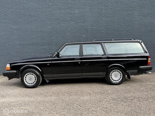 Zwart Gebruikt 1992 Volvo 240 Stationwagen | € 8.950 - Afbeelding 1/4