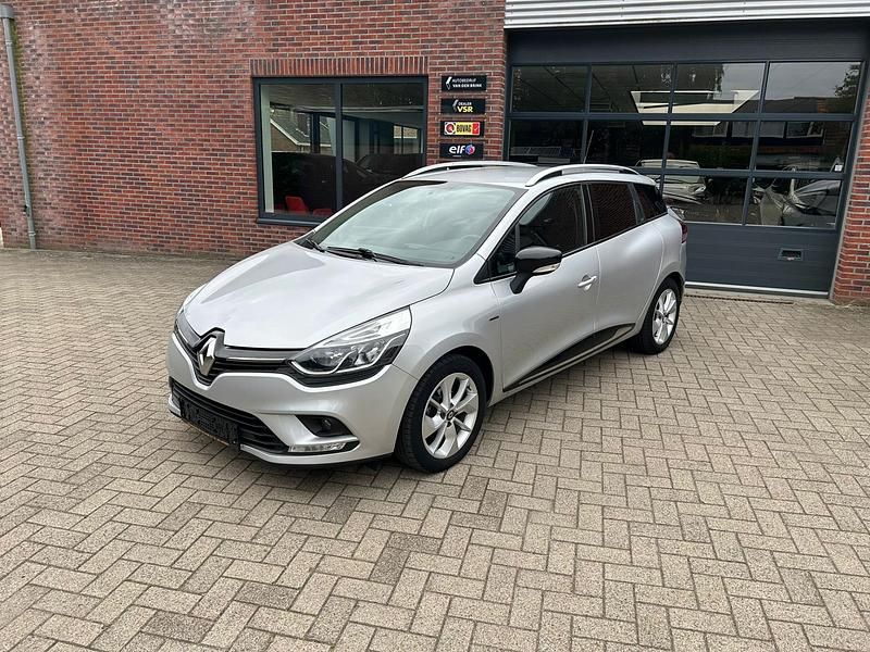 Zilver Occasion 2018 Renault Clio GrandTour LIMITED Stationwagen | € 14.950 (Duur) - Afbeelding 1/4