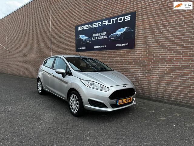 Grijs Gebruikt 2017 Ford Fiesta Style Hatchback | € 7.950 (Goede deal) - Afbeelding 1/4