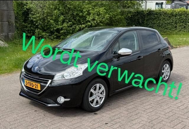 Zwart Gebruikt 2014 Peugeot 208 Hatchback | € 4.950 (Eerlijke prijs) - Afbeelding 1/4