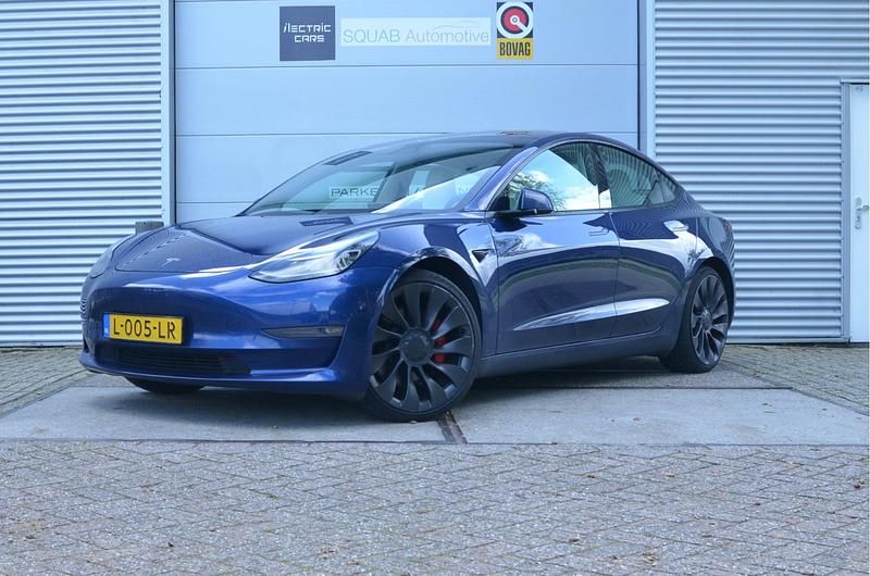 Blauw Gebruikt 2021 Tesla Model 3 Performance Sedan | € 32.499 (Iets duurder) - Afbeelding 1/4