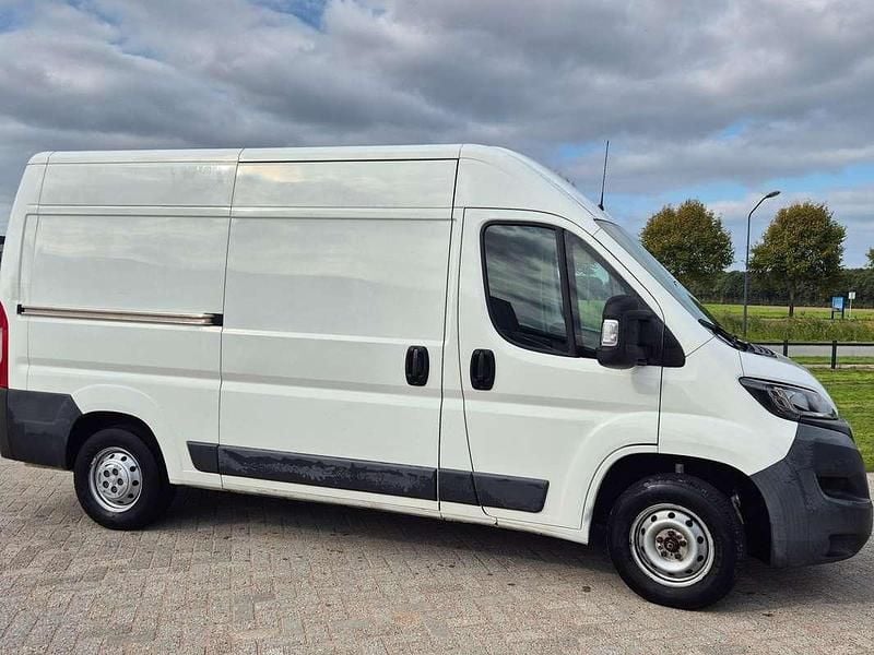 Wit Gebruikt 2015 Peugeot Boxer Van | € 6.000 (Goede deal) - Afbeelding 1/4
