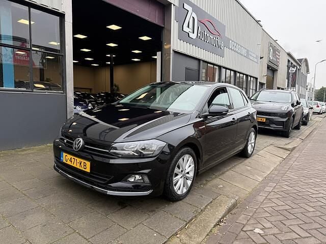 Zwart (metallic) Occasion 2019 VW Polo Highline Hatchback | € 11.750 (Super prijs) - Afbeelding 1/1