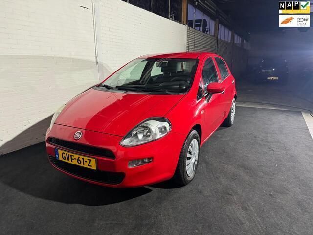 Rood Gebruikt 2015 Fiat Punto Evo Street Hatchback | € 5.950 (Eerlijke prijs) - Afbeelding 1/4
