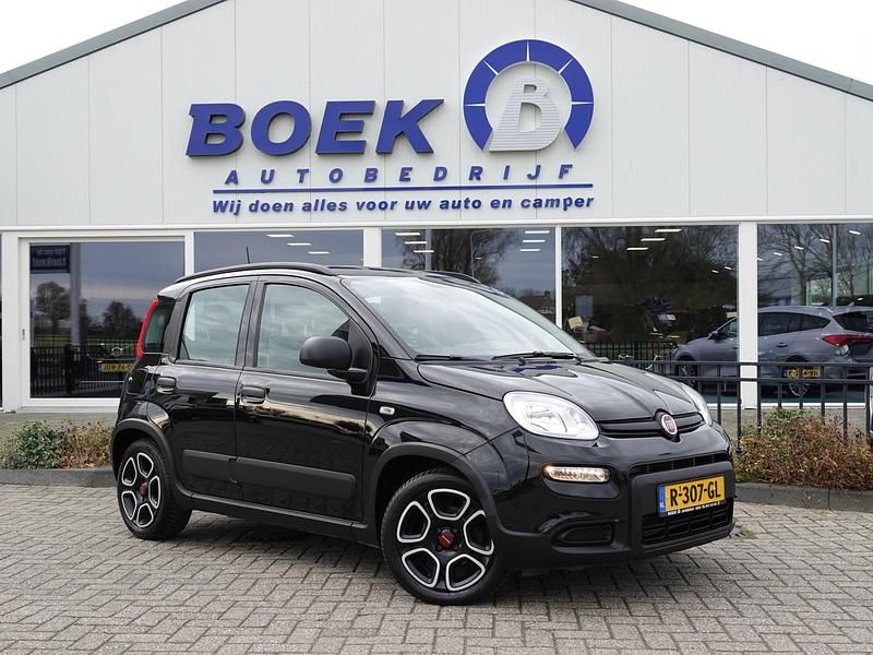 Zwart Gebruikt 2022 Fiat Panda City Life Hatchback | € 14.340 (Eerlijke prijs) - Afbeelding 1/4