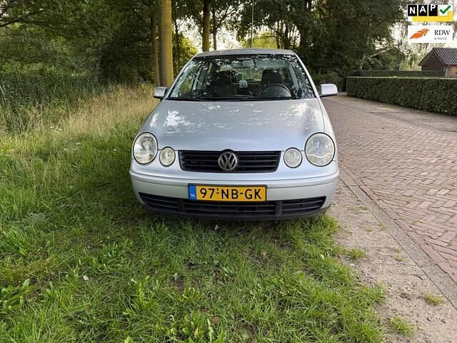 Grijs Gebruikt 2003 VW Polo Highline Hatchback | € 999 (Eerlijke prijs) - Afbeelding 1/4