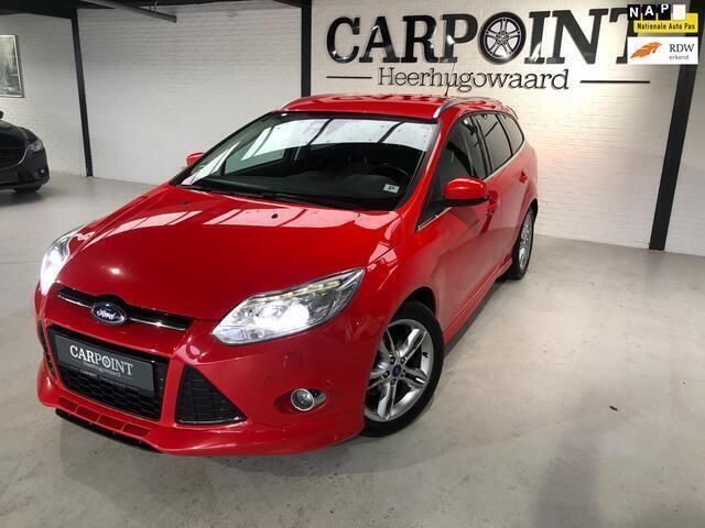 Rood Gebruikt 2014 Ford Focus ST-Line Stationwagen | € 10.999 (Duur) - Afbeelding 1/4
