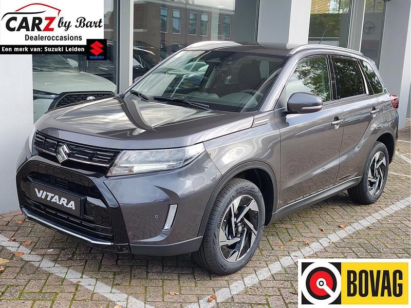 Grijs Gebruikt 2025 Suzuki Vitara Style SUV | € 28.945 (Eerlijke prijs) - Afbeelding 1/4