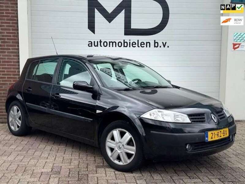 Zwart Gebruikt 2005 Renault Mégane II Dynamique Hatchback | € 1.999 (Eerlijke prijs) - Afbeelding 1/4