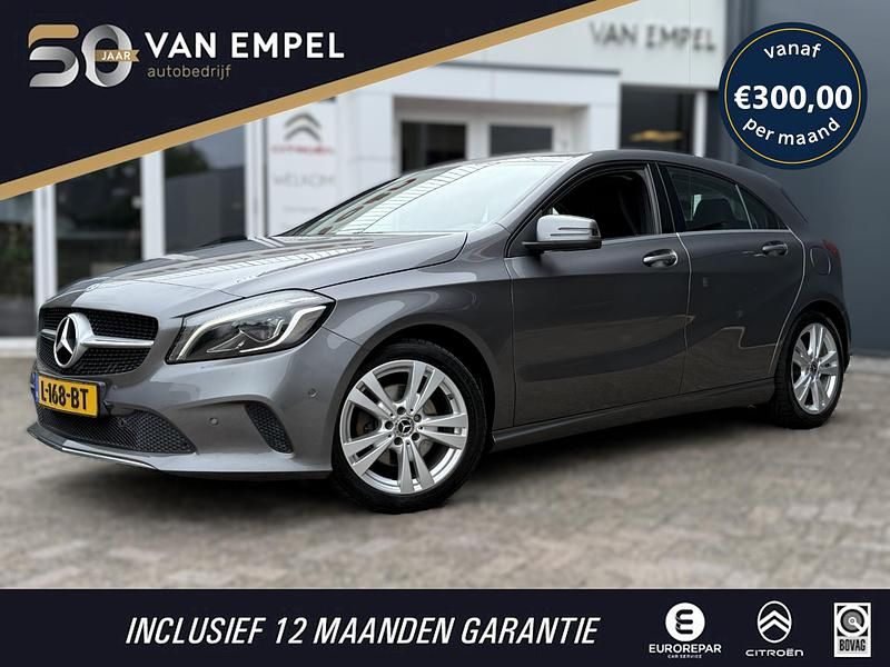 Grijs Occasion 2017 Mercedes A180 Business Hatchback | € 15.700 (Eerlijke prijs) - Afbeelding 1/4