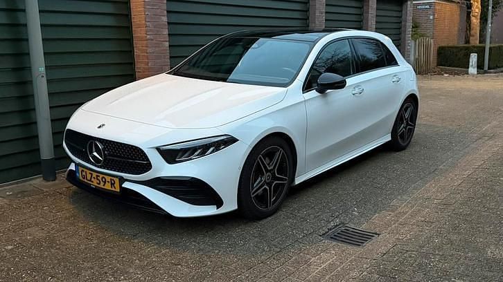 Gebruikt 2023 Mercedes A180 | € 35.995 - Afbeelding 1/4