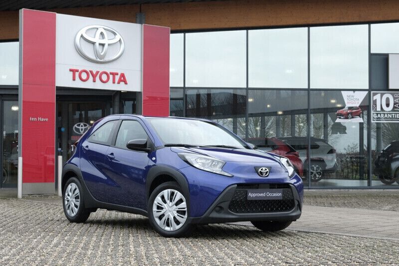 Gebruikt 2023 Toyota Aygo Play Hatchback | € 17.499 (Goede deal) - Afbeelding 1/1