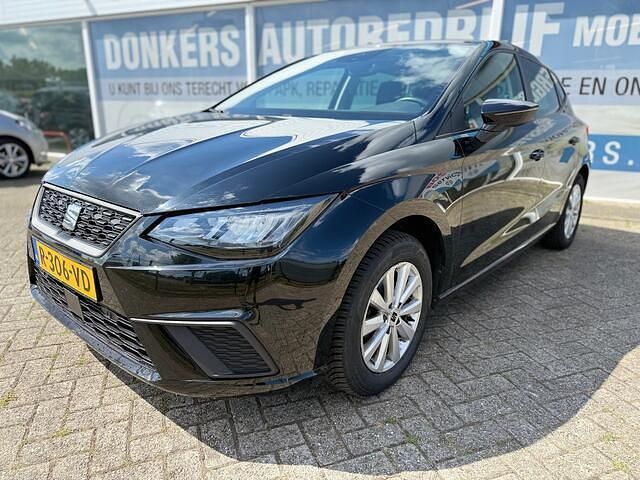 Zwart Gebruikt 2022 Seat Ibiza Business Hatchback | € 17.200 (Eerlijke prijs) - Afbeelding 1/4