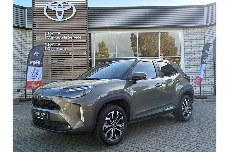 Groen Gebruikt 2024 Toyota Yaris Cross SUV | € 30.089 (Eerlijke prijs) - Afbeelding 1/1