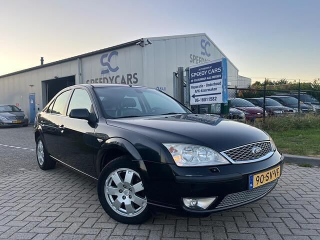 Zwart Gebruikt 2006 Ford Mondeo Platinum Hatchback | € 1.749 (Eerlijke prijs) - Afbeelding 1/4