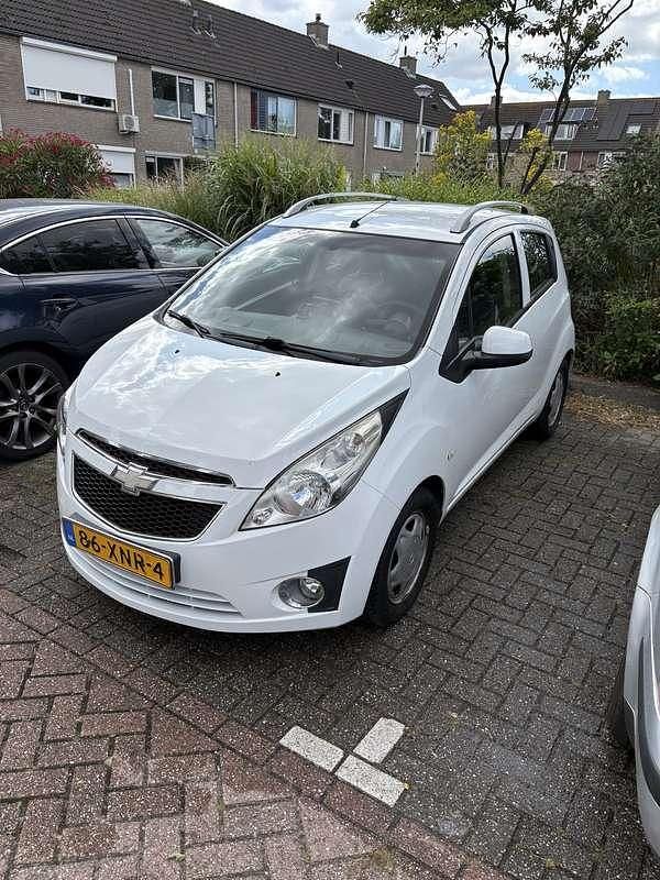 Wit Gebruikt 2012 Chevrolet Spark LT Hatchback | € 3.250 (Eerlijke prijs) - Afbeelding 1/4