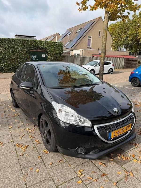 Gebruikt 2015 Peugeot 208 Hatchback | € 3.550 (Super prijs) - Afbeelding 1/4